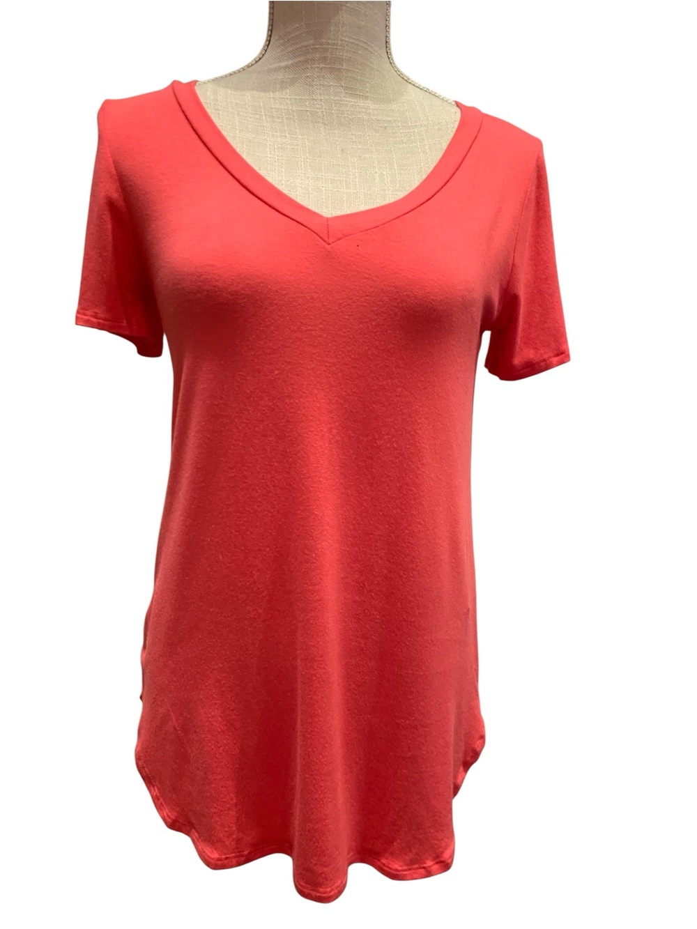 NWT! a.again V-NECK, SHORT SLEEVE, SOFT, COMFY TEE. EXCELLENT CONDITION!